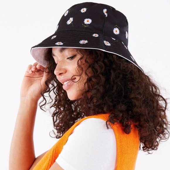 Alice + Olivia Other - 🔴NWT Alice & Olivia reversible bucket hat